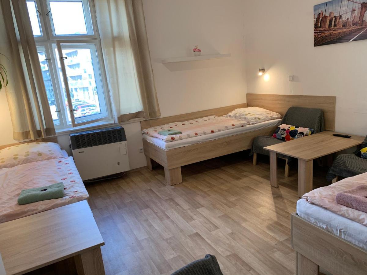 Penzion Mar Hradec Králové Exteriör bild