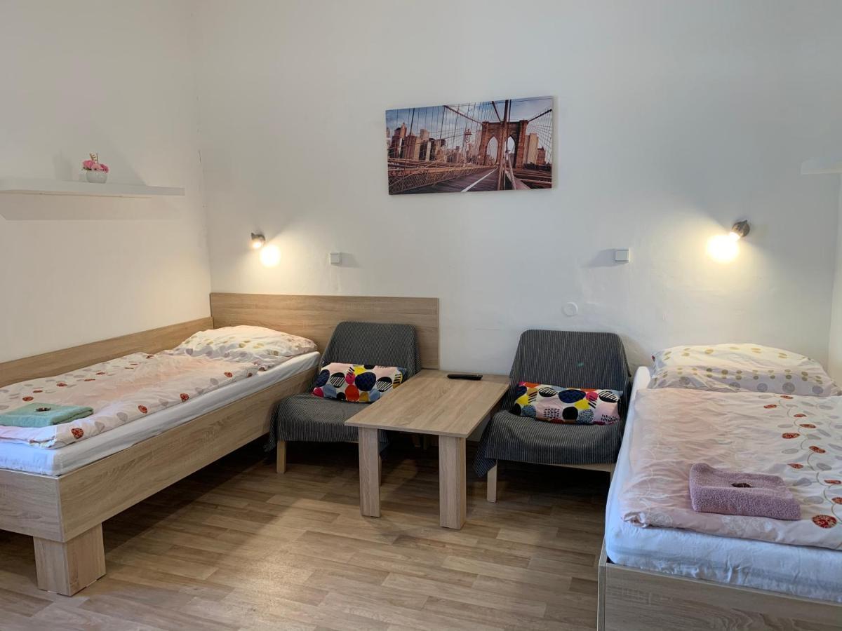 Penzion Mar Hradec Králové Exteriör bild