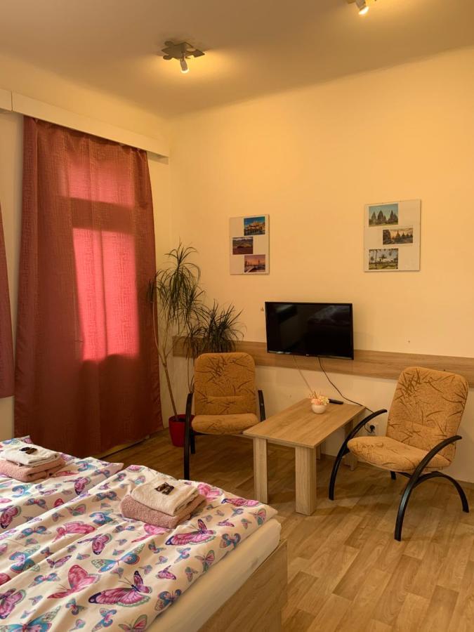 Penzion Mar Hradec Králové Exteriör bild